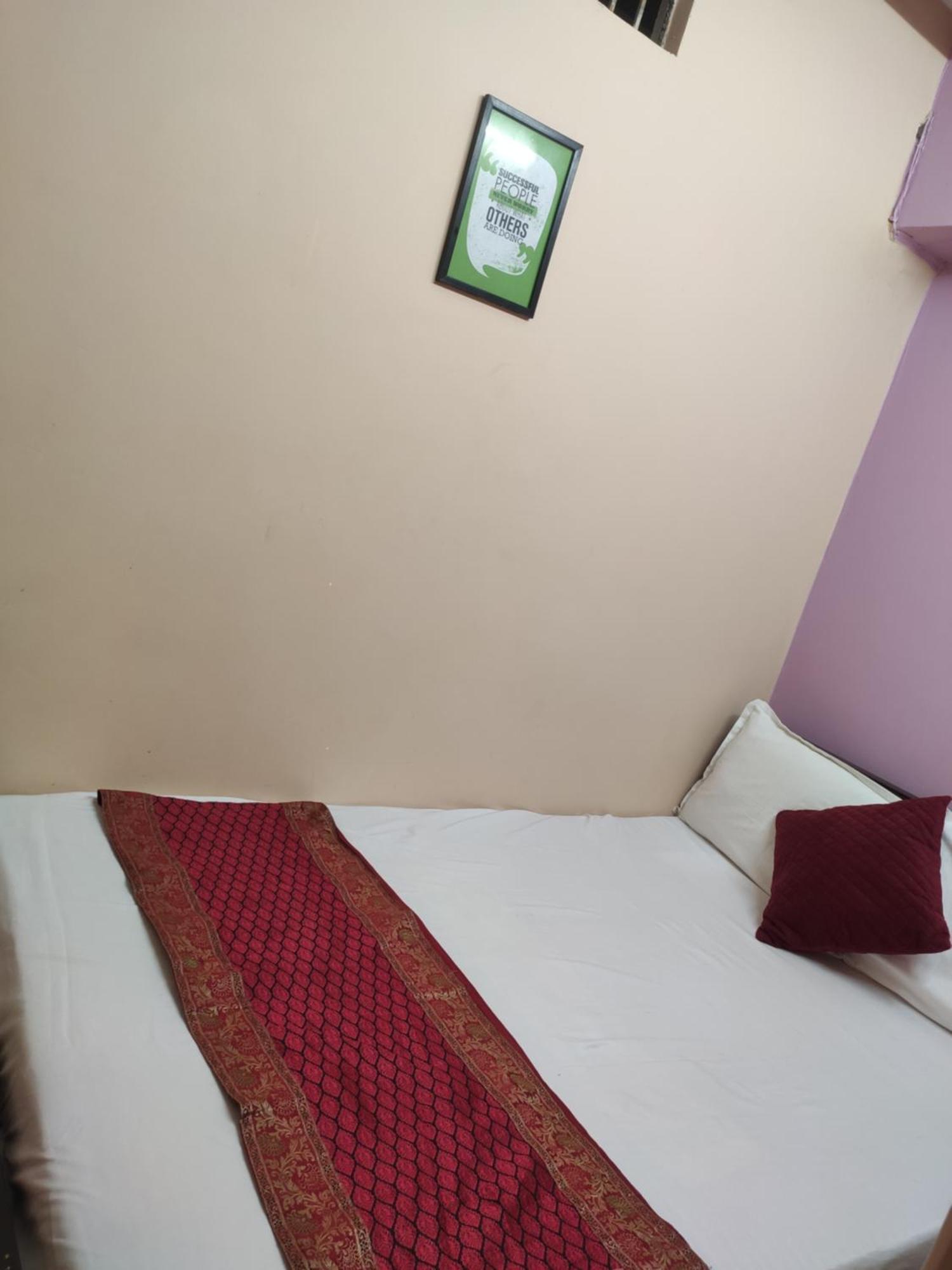 Shiv Kripa Paying - Four Bedroom 200 Mtr From Main Temple