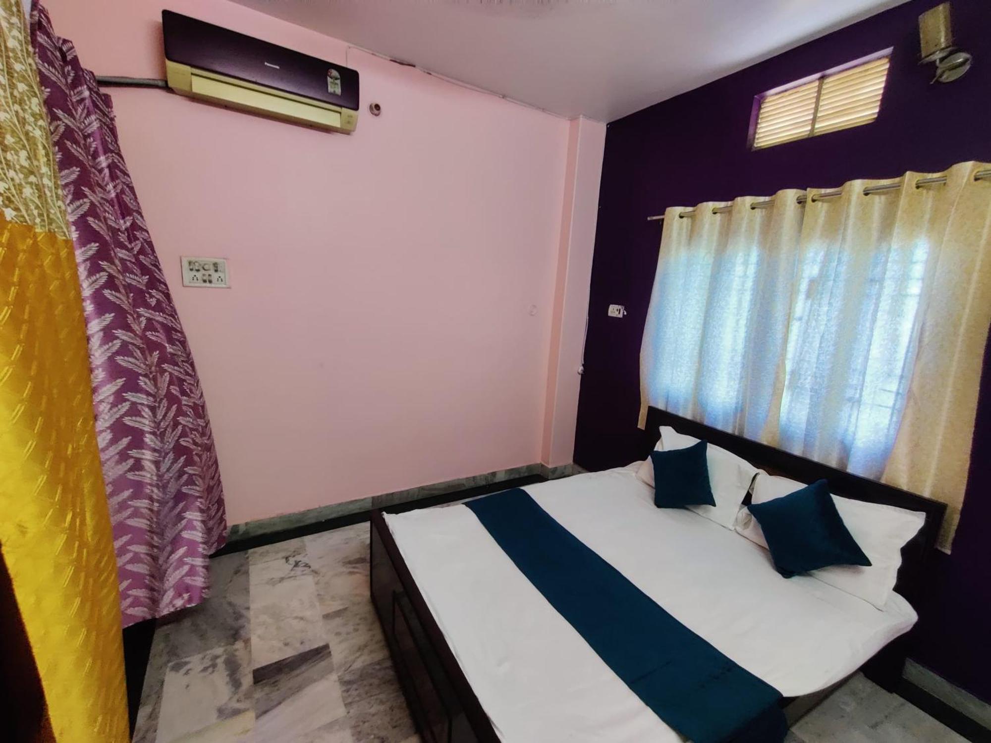 Guest house Shiv Kripa Paying - Four Bedroom 200 Mtr From Main Temple *